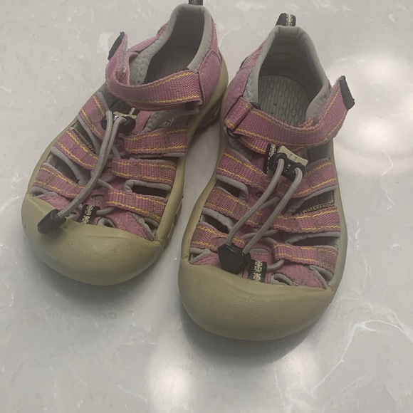 Kids Keens 2 pairs size 12 Toddler - Picture 2 of 11
